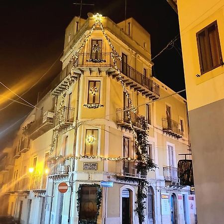 B&B L'Angolo Sulla Piazza Mirabella Imbaccari Exteriér fotografie